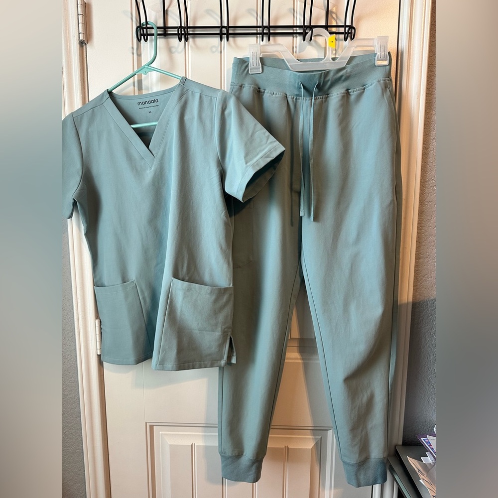 Mandala Tourmaline Scrub Set